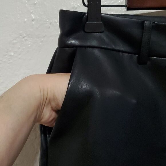 Bagatelle Black Faux Leather Cropped Flare Pants Size M - Picture 5 of 14